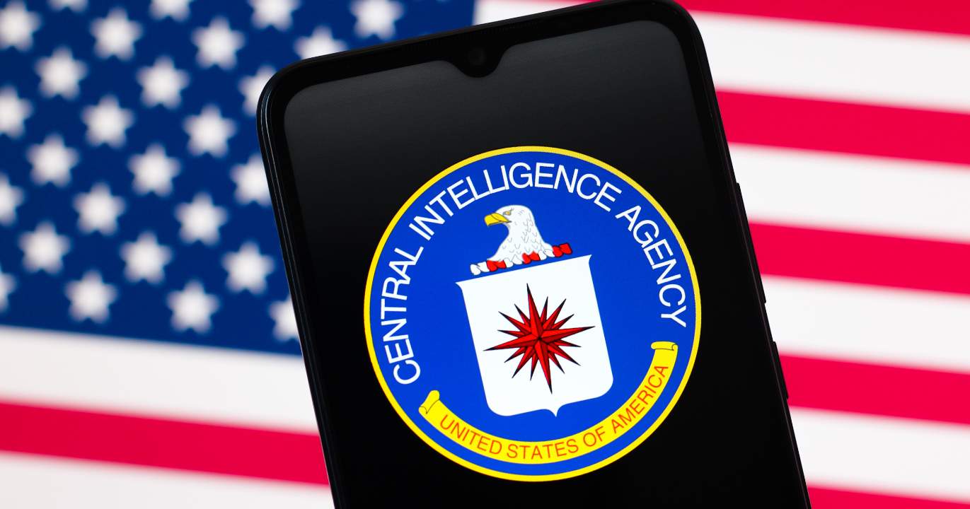 ANALYSIS: When a former CIA director publicly questions the mental health of the U.S. president